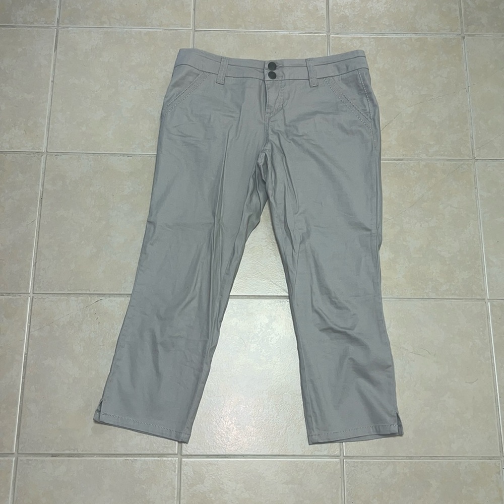 Great condition BKE cropped stone pant